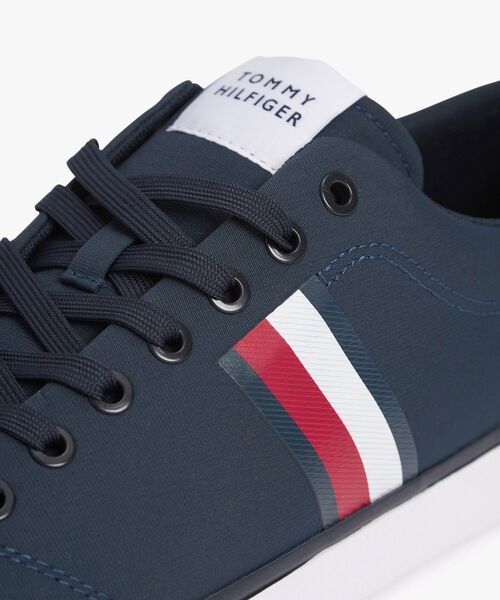 TOMMY HILFIGER（トミー・ヒルフィガー） スニーカー ストライプロー