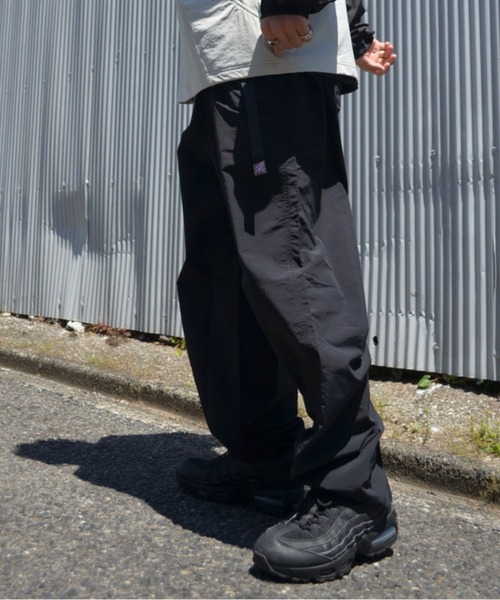 Gramicci ナイロントラックパンツ ブラック Mサイズ Gramicci（グラミチ） パンツ 別注NYLON TUCK PANTS 別注ナイロン