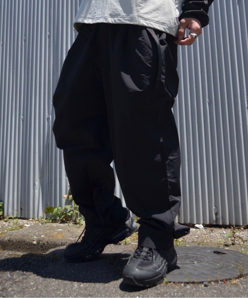 【BEAMS別注】GRAMICCI グラミチ ナイロン カーゴパンツ 黒 M Gramicci（グラミチ） パンツ 別注NYLON TUCK PANTS 別注ナイロン