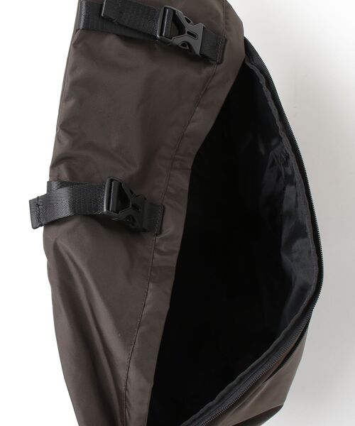 「KiU」 ショルダーバッグ FREE ブラウン メンズ_画像4