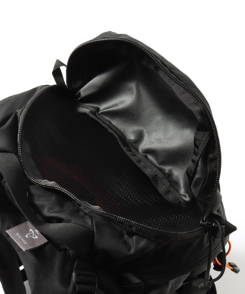 ミステリーランチ クーリー20 ブラック Amazon.co.jp: [ミステリーランチ] クーリー 20 ブラック L/XL