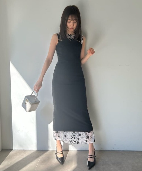 スナイデル　エンブロイダリーレースドレス　刺繍　ブラック　インナーキャミ付 SNIDEL（スナイデル）の「エンブロイダリーレースワンピース