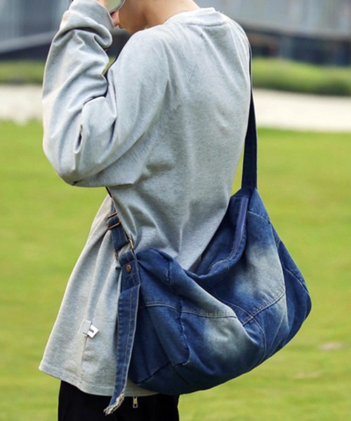 Revo. ショルダーバッグ ウォッシュド バレル型 デニム ショルダー