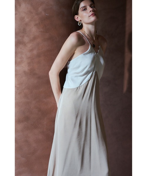 Estella.K ワンピース Clara Two-Tone Dress Vネックバイカラードレス