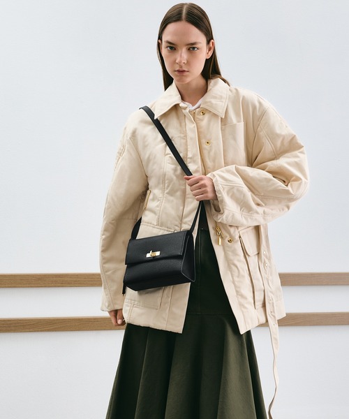 CHARLES &amp; KEITHChance チャンス レザー ターンロッククロ CHARLES & KEITH Chance チャンス レザー ターンロッククロスボディ