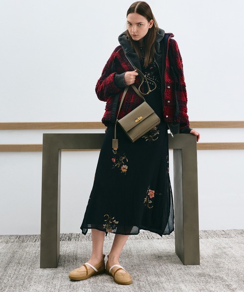 CHARLES &amp; KEITHChance チャンス レザー ターンロッククロ CHARLES & KEITH Chance チャンス レザー ターンロッククロスボディ