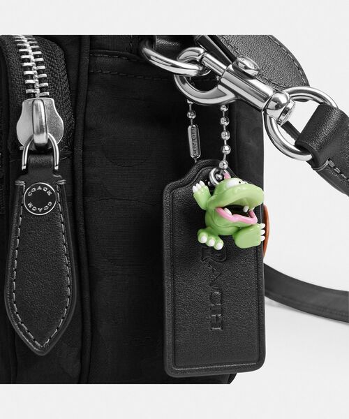ショルダーバッグ 「COACH | BRAIN DEAD」ダコタ クロスボディ バッグ・シグネチャー ナイロン・パッチ メンズ レディースの画像