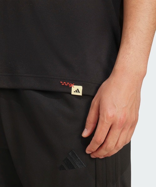 adidas ゲームシャツ　クラッシックTシャツ　M-L ✓新品タグ付き adidas センターロゴ サッカー ゲーム シャツ