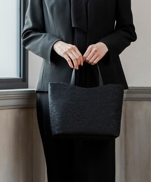CARETTE（カレット） ハンドバッグ たっぷり入るレースのブラック
