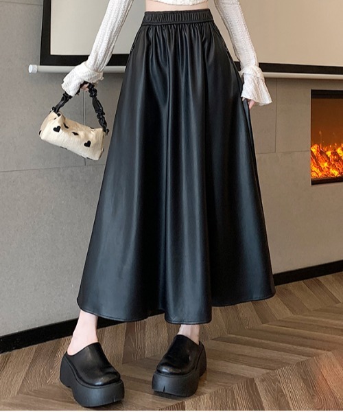 ＆soiree（アンドソワレ） スカート ウエストゴムレザーフレアロング