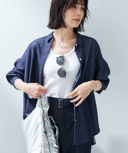 新品同様インディヴィINDIVI★デニムシャツチュニック INDIVI（インディヴィ） ブラウス シャツ 「洗える」デニムライク