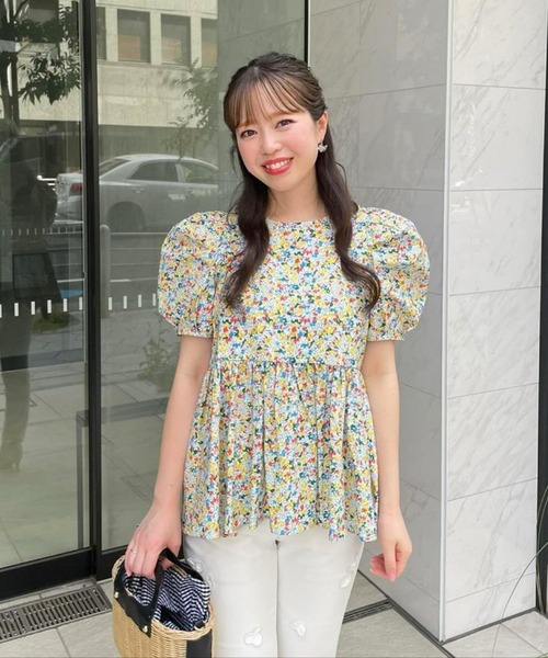 fitmore 花柄トップス セール】花柄ペプラムボリュームスリーブトップス（シャツ