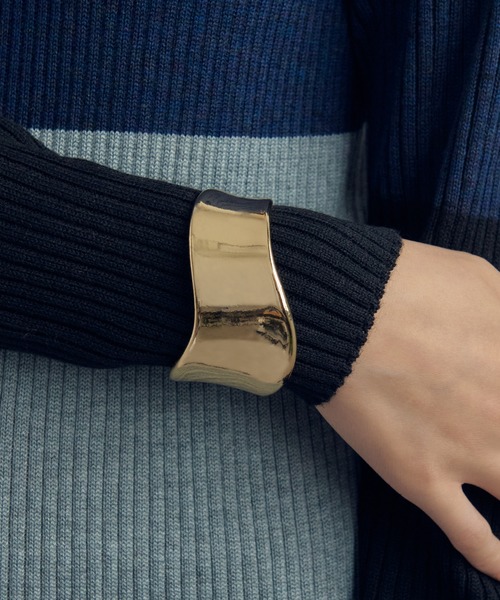 ▫️訳あり価格▫️美品Volume curve bangle GOLDY バングル ワイド カーブ メタル レディース : ZOZOTOWN