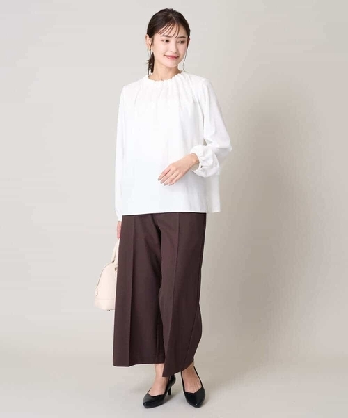 a.v.v（アー・ヴェ・ヴェ） ブラウス シャツ 「洗える」タックネック