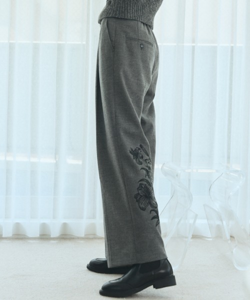 Muel Chic（ミュエルシック） スラックス パンツ Lily embroidery