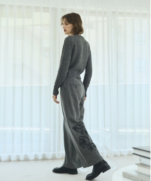 Muel Chic（ミュエルシック） スラックス パンツ Lily embroidery