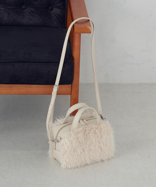 MONO COMME CA（モノコムサ） ボストンバッグ 2WAY フェイクファー