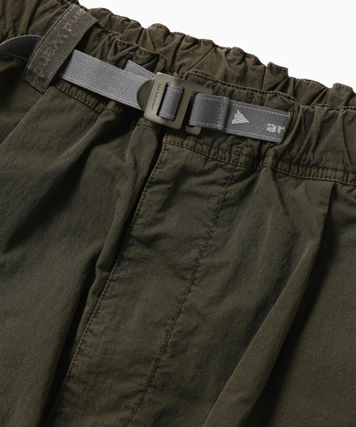 パンツ 「and wander」ROA garment dye nylon pants メンズの画像