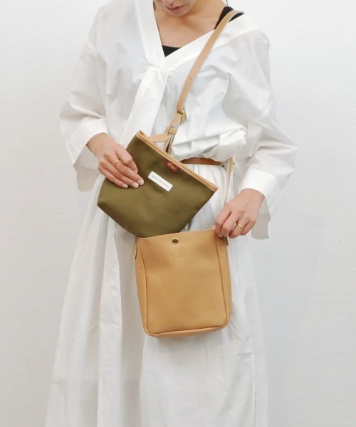 ❤新品・未使用❤Otias 日本製ポーチ付きシュリンクレザーショルダーバッグ Otias ショルダーバッグ オティアス / 日本製ポーチ付き