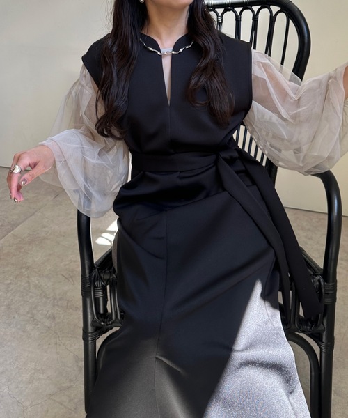 ULEULA（ウルア） ジャンパースカート 深Vネックスリットワンピース