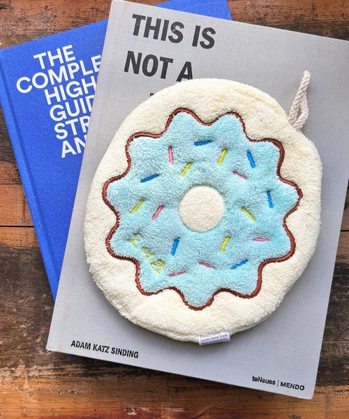 ドーナツイラストタオル 42038.jpg