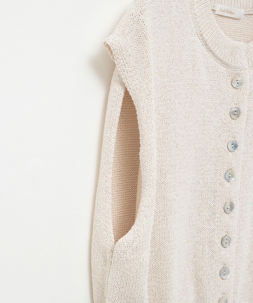 新品同様 ノーブル ペーパーヤーン ゴールドボタン 2way ニットベスト ジレ Noble（ノーブル）の「《WEB限定追加》Newペーパーヤーンベスト