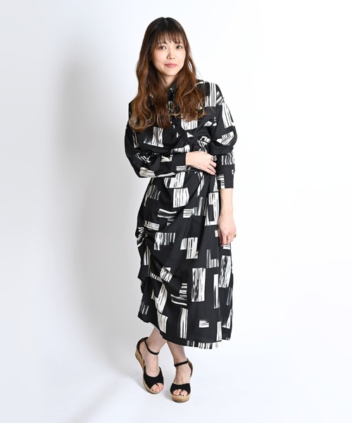 marai（マーライ） ワンピース 総柄 変形長袖ロングワンピース