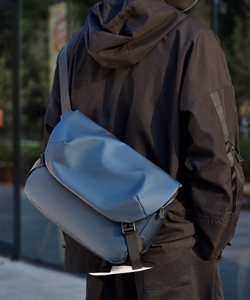 link lot ショルダーバッグ 「A4対応」フラップメッセンジャーバッグ