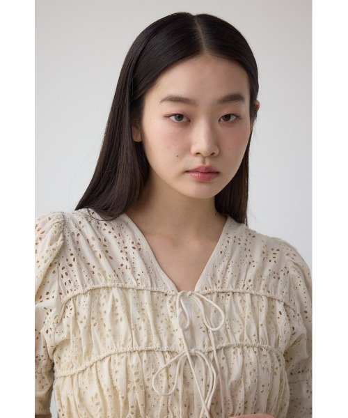 値下げ＊新品＊moussyコットンレースブラウス moussy - 【大人気】マウジー コットンレースブラウスの通販 by shop