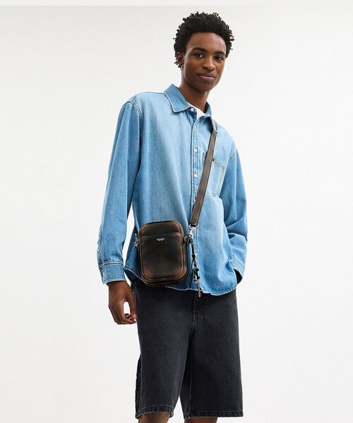 COACH ストライプショルダーバッグボディバック COACH ショルダーバッグ ヒッチ クロスボディ・ラブド レザー