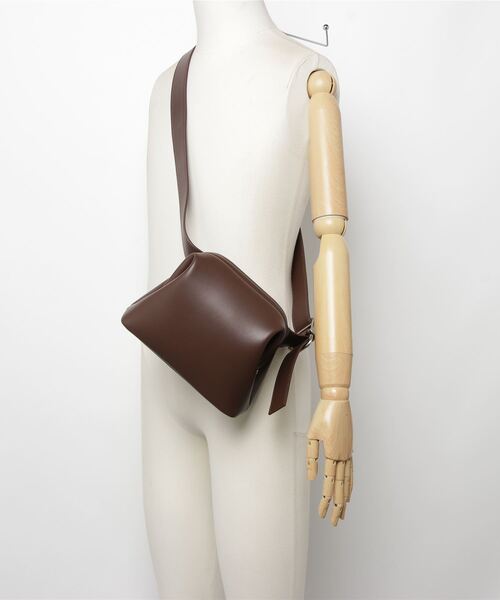 OSOI ブラウン ショルダーバッグ 希少品‼️】OSOI ブラウンレザーショルダーバッグ - メルカリ