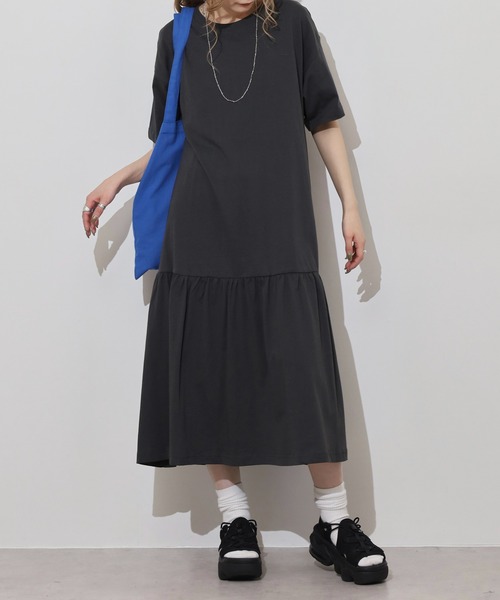 「atONE」 「LARU」半袖ワンピース - チャコール レディース_画像9