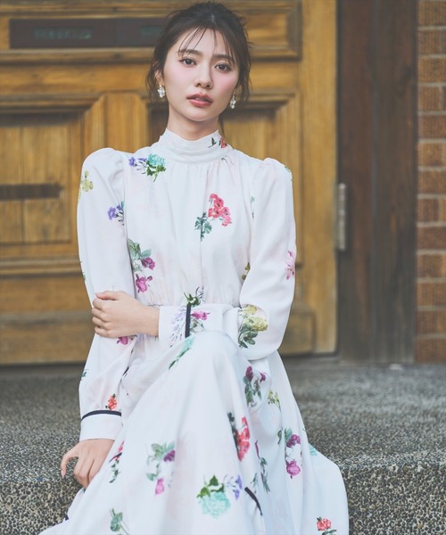 AND COUTURE（アンドクチュール） ワンピース クラシックフラワー