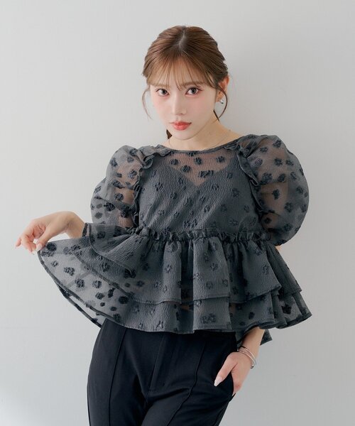ブラウス シャツ 「SALON by Chico」デザインパフ袖バックリボンペプラムブラウス レディースの画像