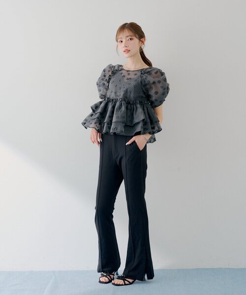 ブラウス シャツ 「SALON by Chico」デザインパフ袖バックリボンペプラムブラウス レディースの画像