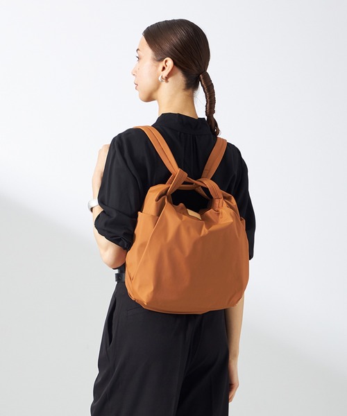 ブラック ナイロンバッグ PRADA (プラダ) ナイロン＆レザー 着脱ミニポーチ付き ブリック