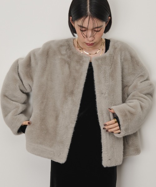 Shelly island（シェリーアイランド） ノーカラーコート コート ファー