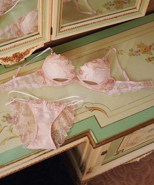 RAVIJOUR（ラヴィジュール） ブラジャー レーシーフェザー グラマー