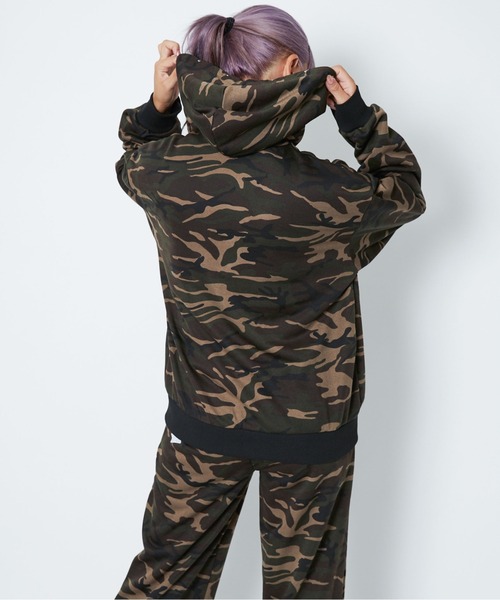 パーカー 「インパクト柄×スタッズ」レディース 裏毛 スウェット