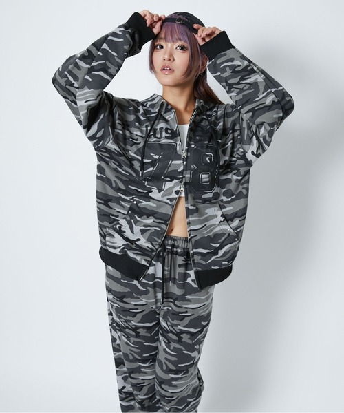 パーカー 「インパクト柄×スタッズ」レディース 裏毛 スウェット