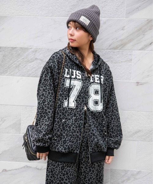 パーカー 「インパクト柄×スタッズ」レディース 裏毛 スウェット