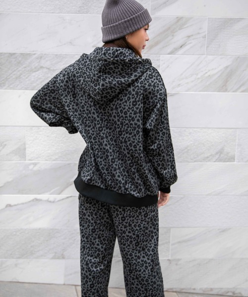 パーカー 「インパクト柄×スタッズ」レディース 裏毛 スウェット