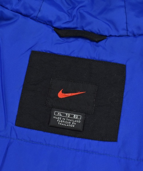 NIKE（ナイキ） ナイロンジャケット 「USED」Y2K NIKE 中綿入り