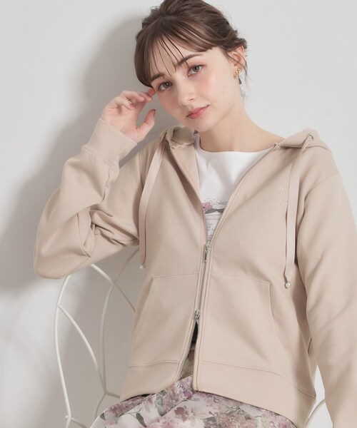 エムプルミエ  クチュール　パーカー　ベージュ Couture Brooch（クチュール ブローチ） パーカー 「洗える・ダブル