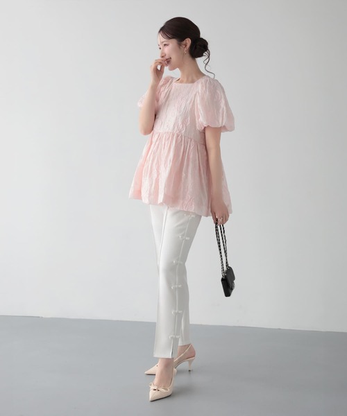 Fit more（フィットモア） シアーフラワー袖バルーントップス