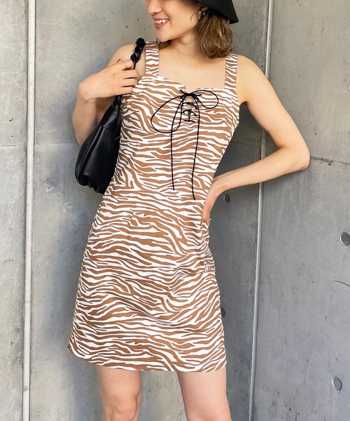 新品タグ付き　spiralgirlフロントレースアップゼブラ柄ワンピース フロントレースアップゼブラ柄ワンピース SPIRALGIRL