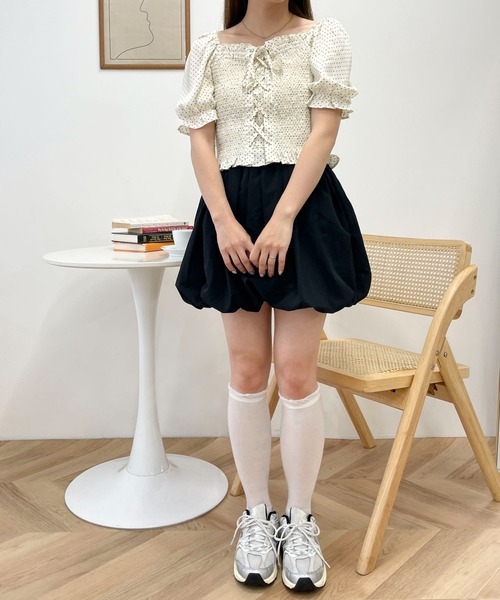 近年モデル✨　ルルウィルビー　ブラウス　シャーリング　Mサイズ　半袖　レース　白 LOULOU WILLOUGHBY（ルルウィルビー）の「【LOULOU WILLOUGHBY