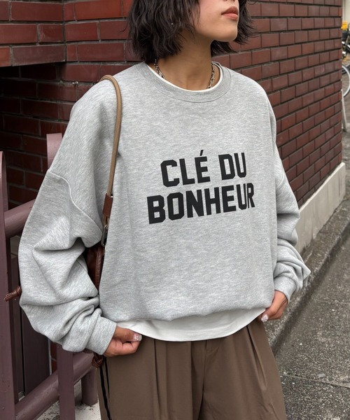 C5093 ロゴスウェット×チノコーデ カレッジロゴジャストスウェットシャツ｜ACLENT（アクレント）