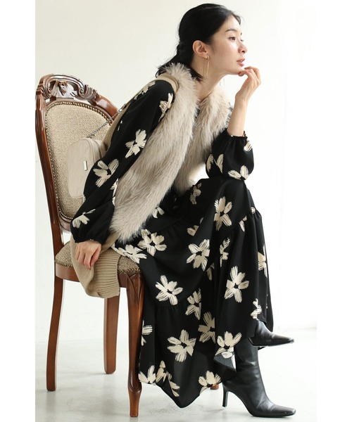 cawaii ワンピース （黒）白い花のペイントアートロングワンピース