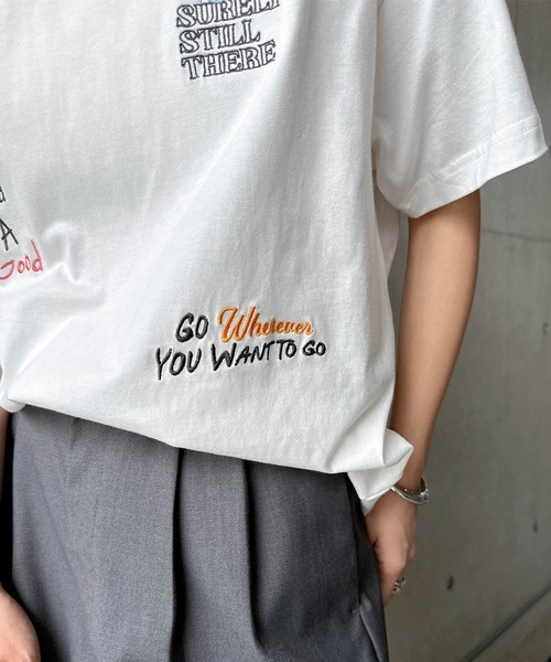 andme（アンドミー） tシャツ ランダムエンブロイダリーロゴ半袖T